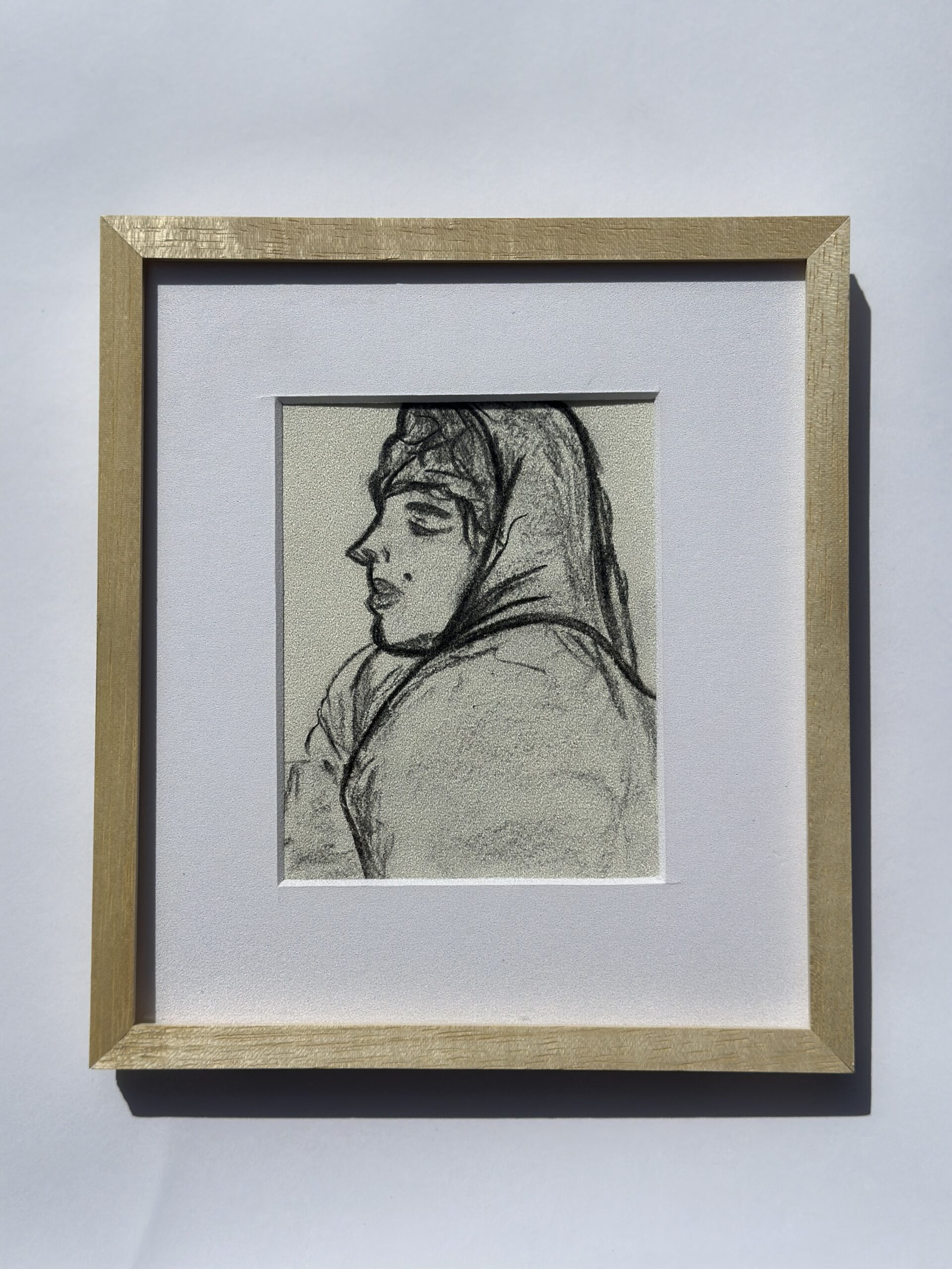 Señora – Grafito 13 x 10.5cm- MEDIDA TOTAL